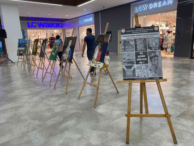 Doğa Kirliliğine Dikkat Çekti, Atık Malzemelerden Sanat Ortaya Çıkardı