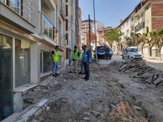 Bilecik’te Eski Kaldırımlar Yenileniyor