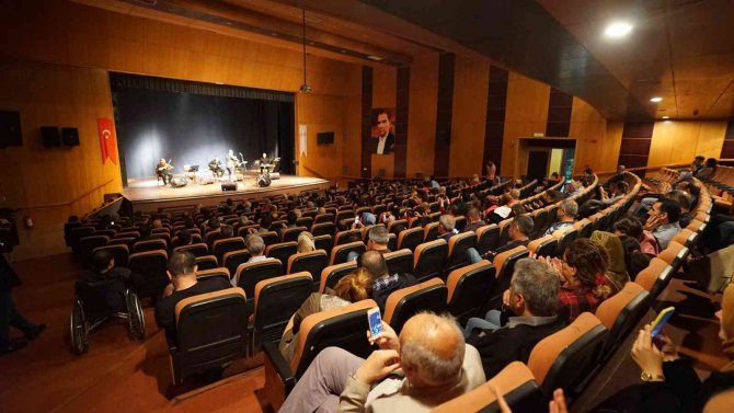 Aşık Mahzuni Şerif Unutulmaz Eserleriyle Anıldı