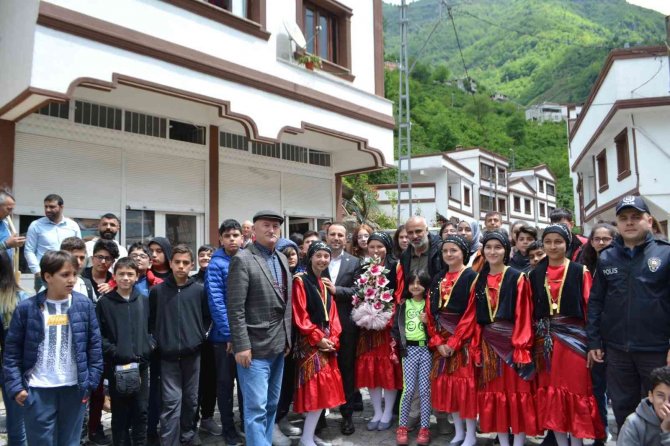 Diyarbakırlı Öğrenciler, Kuş Dili İle Tanınan Kuşköy Köyünü Gezdi