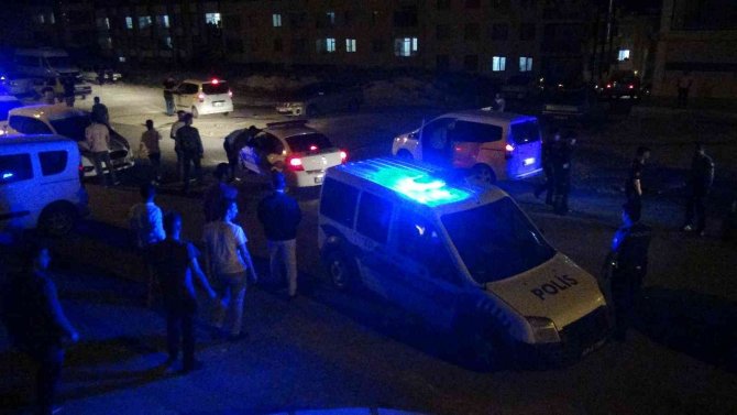 Düğünde Uyarı Yapan Polise Taşlı, Sopalı Saldırı: 3 Yaralı, 10 Gözaltı