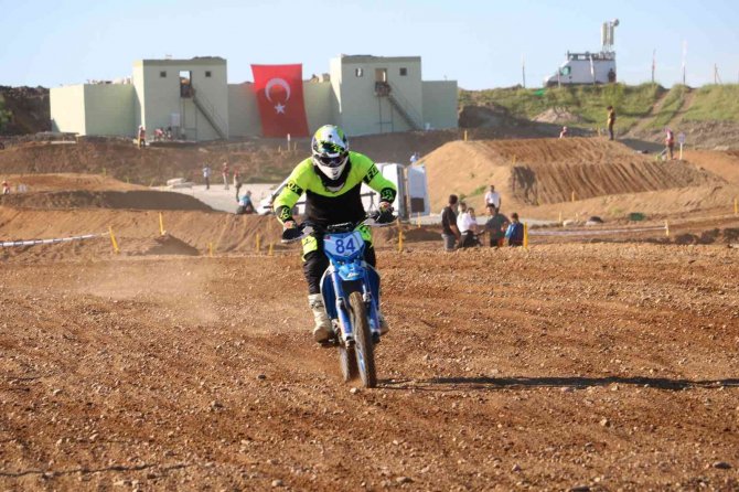 Edirne’de Motokros Heyecanı