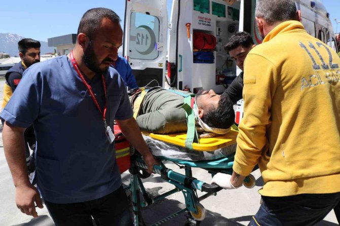 Operasyonda Helikopterin İnişi Sırasında Düşen Güvenlik Korucusu Yaralandı