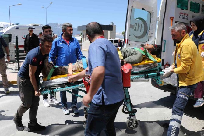 Operasyonda Helikopterin İnişi Sırasında Düşen Güvenlik Korucusu Yaralandı