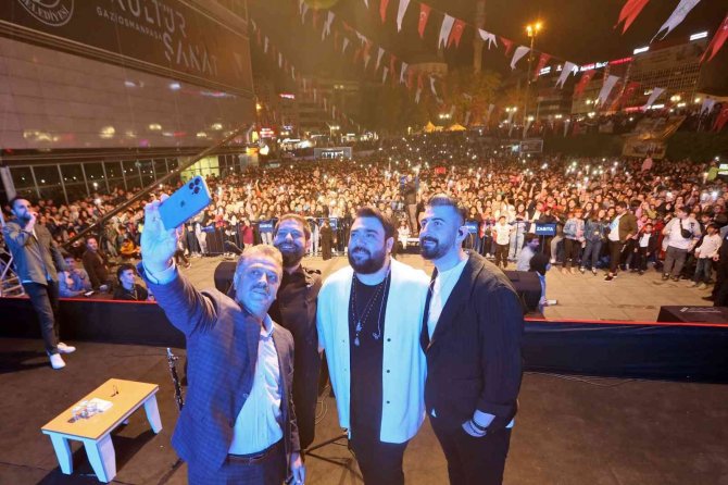 Sakiler, Gençlik Konseri’nde Gaziosmanpaşalılarla Buluştu