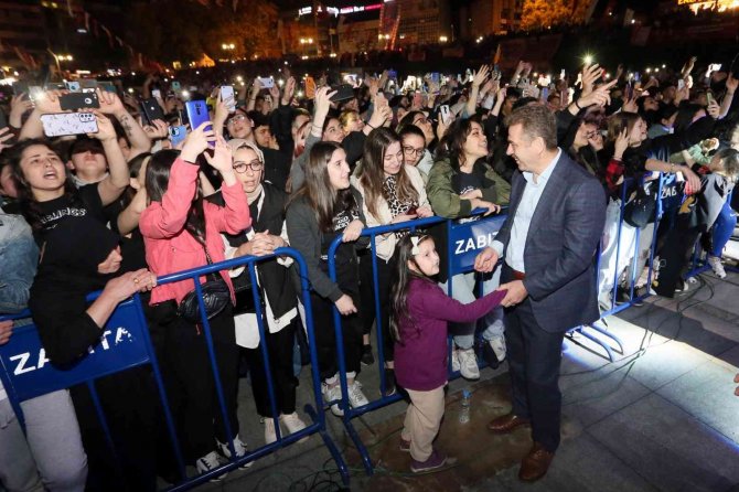 Sakiler, Gençlik Konseri’nde Gaziosmanpaşalılarla Buluştu