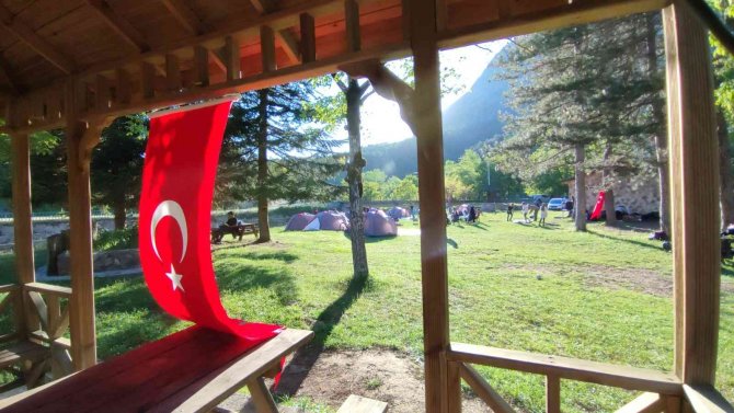 Gençlik Haftasında Kamp Yaptılar