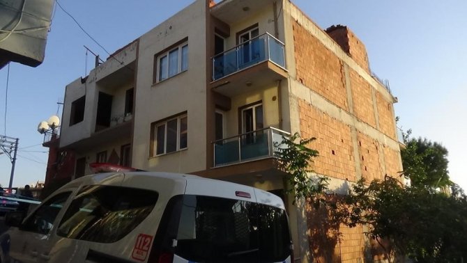 En Küçük Çocuğunun Yanında Karısını Öldüren Zanlı Tutuklandı