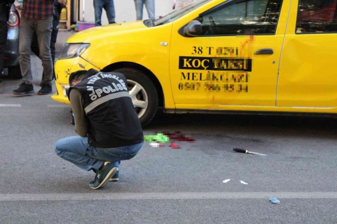 Taksi Sahibinin Oğlu, Şoförü Kafasından Vurdu