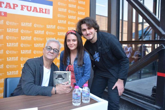 Zafer Algöz Ve Can Yılmaz’a Kitap Fuarı’nda Büyük İlgi