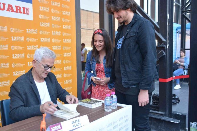 Zafer Algöz Ve Can Yılmaz’a Kitap Fuarı’nda Büyük İlgi