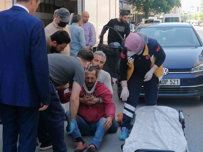 Ters Yönde Giden Otomobilin Çarptığı Yaya Yaralandı