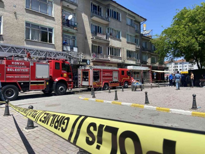 Yangında Pencereden Atlayan Kadın Hayatını Kaybetti