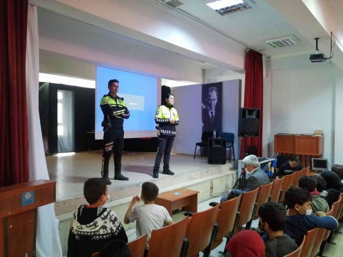 Köyceğiz’de Polislerden Öğrencilere Eğitim