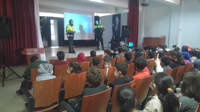Köyceğiz’de Polislerden Öğrencilere Eğitim