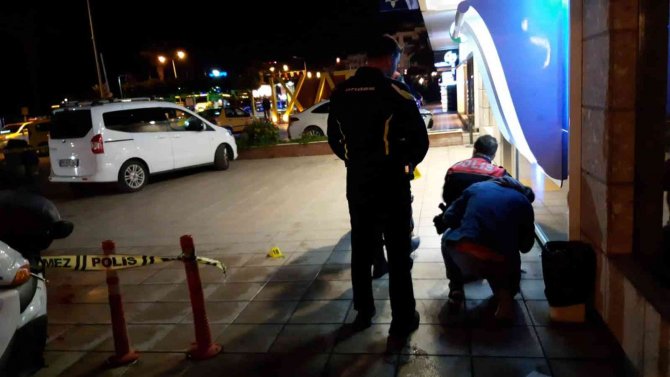 Kuşadası’nda Bir Mekânda Güvenlik Görevlisi Silahla Vuruldu