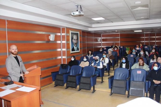 Kütahya Çelebi Eğitim Ve Araştırma Hastanesinde, “Emzirme Danışmanlığı Ve Anne Sütü” Eğitimleri