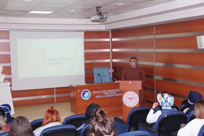Kütahya Çelebi Eğitim Ve Araştırma Hastanesinde, “Emzirme Danışmanlığı Ve Anne Sütü” Eğitimleri