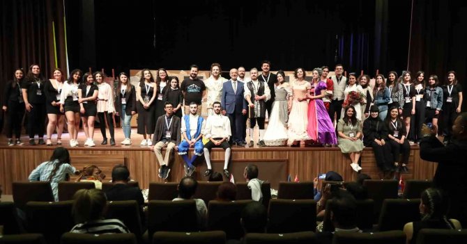 Moliere’in ‘Cimri’si Hasan Kalyoncu Üniversitesi’nde Sahnelendi