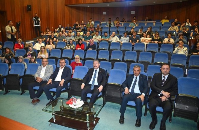 Vali Yılmaz: “Uyuşturucunun Temelinde Sigara Olduğunu Görüyoruz”