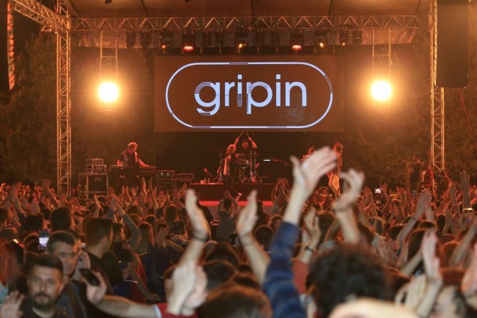 Pamukkale’de Binlerce Genç ‘Gripin’ Konserinde Coştu