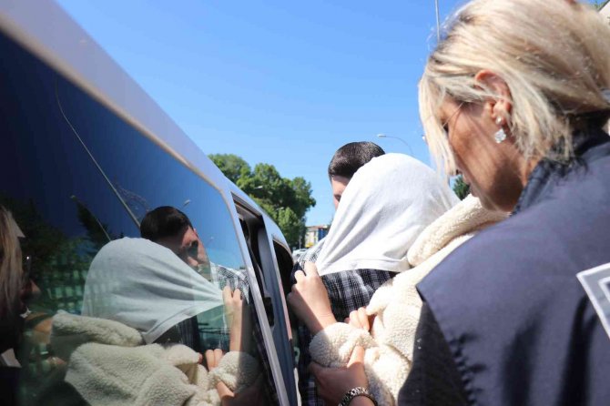 Kayıp 2 Kişi Olayında Gözaltına Alınan Kız Arkadaş Serbest Kaldı