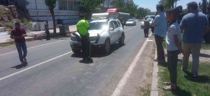 Şanlıurfa’da Otomobilin Kadına Çarpma Anı Kamerada