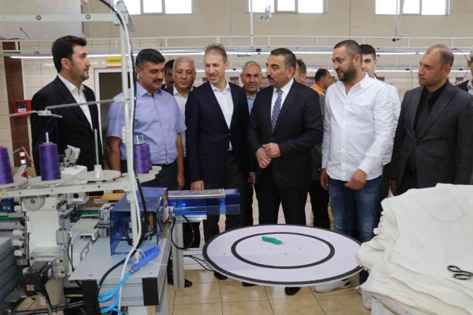 Siirt Valisi Hacıbektaşoğlu, Osb’de Yatırımcılarla Görüştü