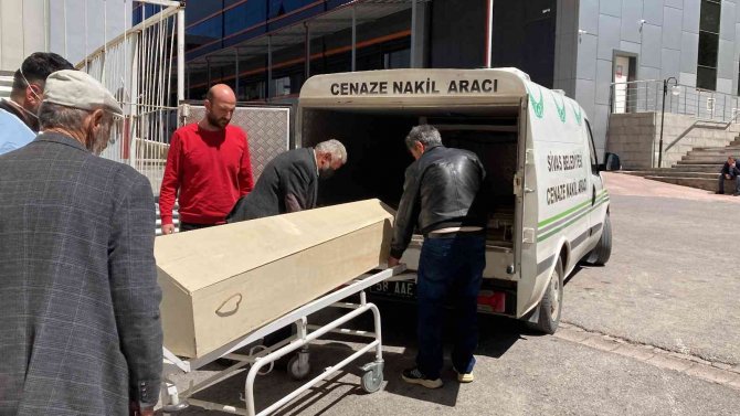 Keneyi Eliyle Ezince Hayatını Kaybetti