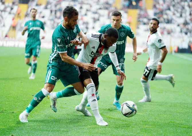 Spor Toto Süper Lig: Beşiktaş: 0 - Konyaspor: 0 (Maç Devam Ediyor)