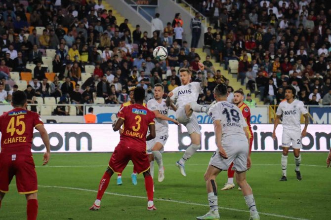 Spor Toto Süper Lig: Yeni Malatyaspor: 0 - Fenerbahçe: 1 (İ̇lk Yarı)