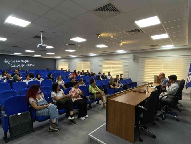 Subü’de Kültür Ve Fotoğraf Temalı Söyleşi