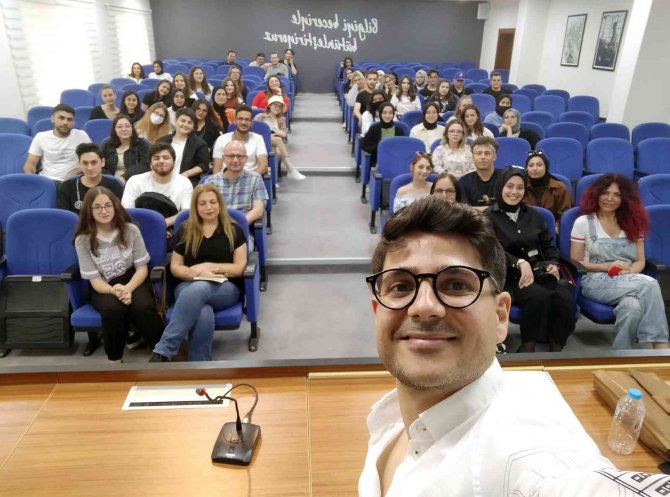 Subü’de Kültür Ve Fotoğraf Temalı Söyleşi