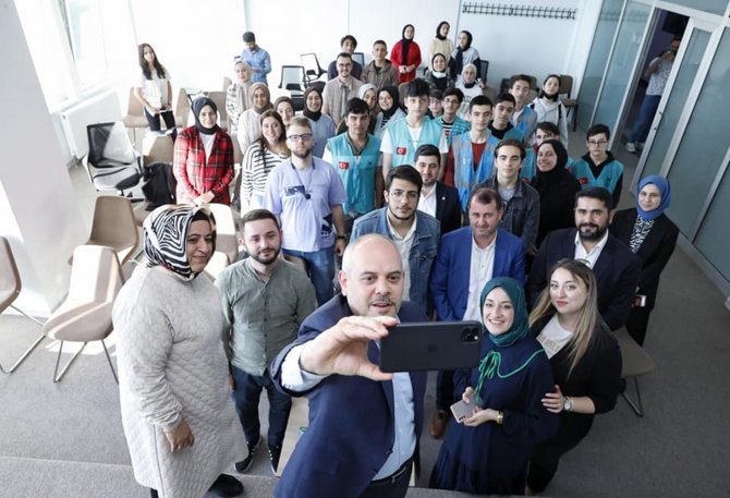 Sultangazili Gençler Diplomasi Dünyasının Uzman İsimleriyle Buluşuyor