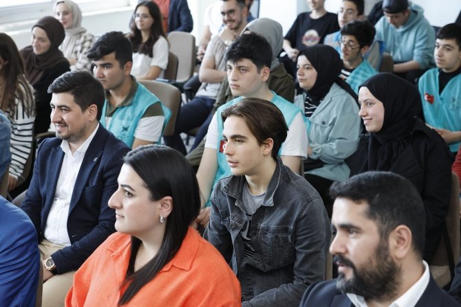 Sultangazili Gençler Diplomasi Dünyasının Uzman İsimleriyle Buluşuyor