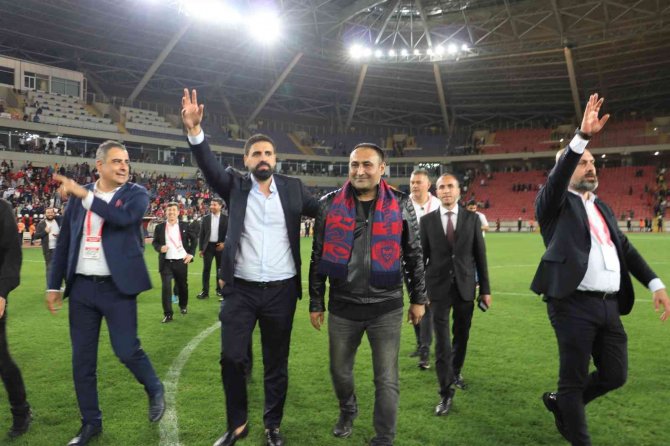 Başkan Yılmaz’dan, İ̇çel İ̇dman Yurdu Maçı İçin Otobüs Ve Bilet Desteği