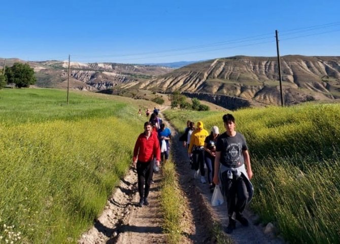 Tunceli’de Öğrenciler Tarihi Güzellikleri Gezdi