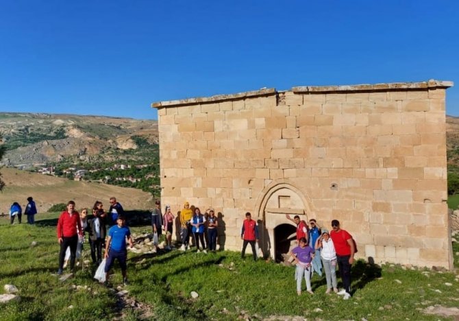 Tunceli’de Öğrenciler Tarihi Güzellikleri Gezdi