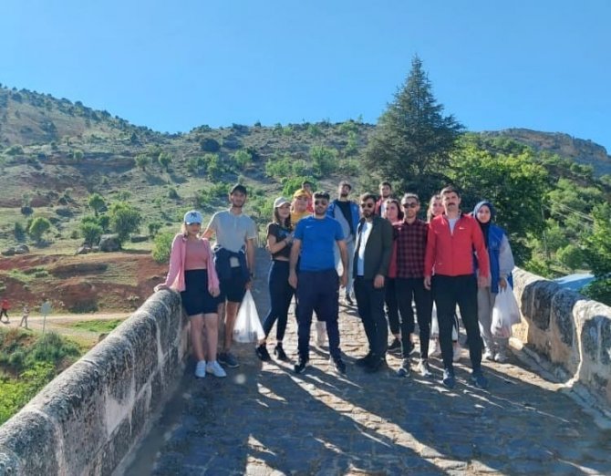 Tunceli’de Öğrenciler Tarihi Güzellikleri Gezdi