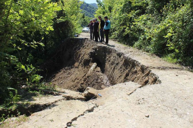 Sinop’ta Heyelan: 2 Ev Ve 1 Samanlıkta Zarar Oluştu