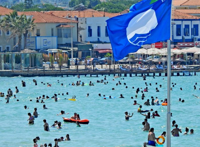 Çeşme’de 16 Plaj Ve 2 Marinaya Mavi Bayrak