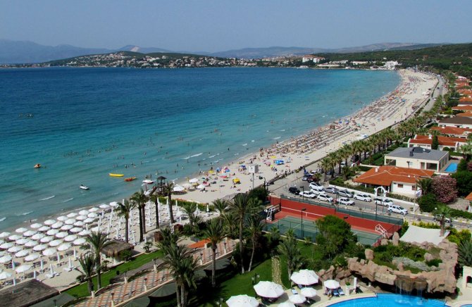 Çeşme’de 16 Plaj Ve 2 Marinaya Mavi Bayrak
