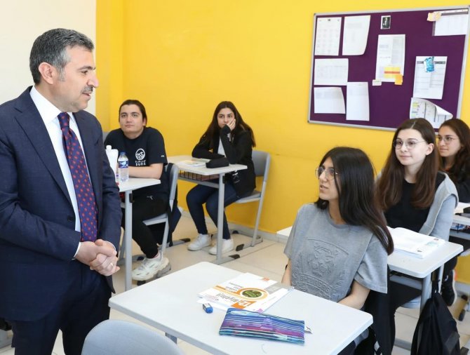 Vali Atay’dan Uğur Okuluna Ziyaret