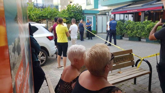 Cinnet Getiren Ukraynalı Baba, 2 Çocuğunu Bıçaklayarak Öldürdü