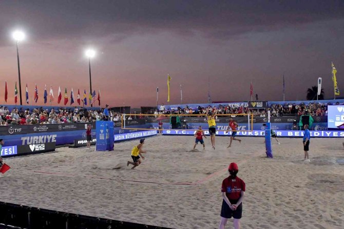 Milliler, Plaj Voleybolunda İlk 18 Takım Arasına Kaldı
