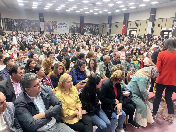 Ünlü Sanatçı Zülfü Livaneli Esenyurtlularla Buluştu