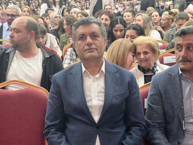 Ünlü Sanatçı Zülfü Livaneli Esenyurtlularla Buluştu