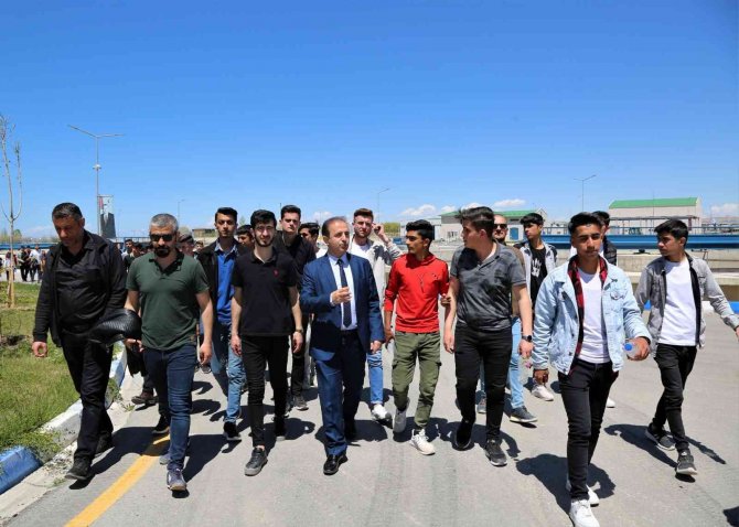 Vaski̇, Öğrencileri “Merkez İ̇leri Biyolojik Atıksu Arıtma Tesisi”nde Ağırladı