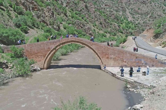 Van Fotoğraf Maratonu" Çatak’ta Devam Etti