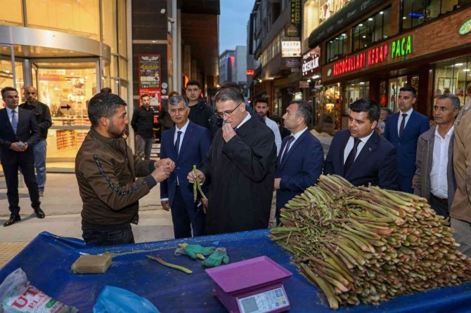 Vali Balcı Esnafı Ziyaret Edip Uçkunun Tadına Baktı